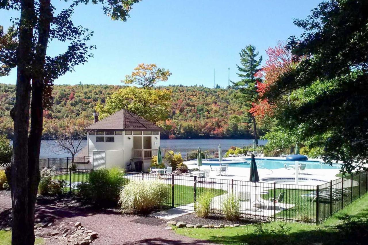 Waterfront Harmony With Slope Views! *