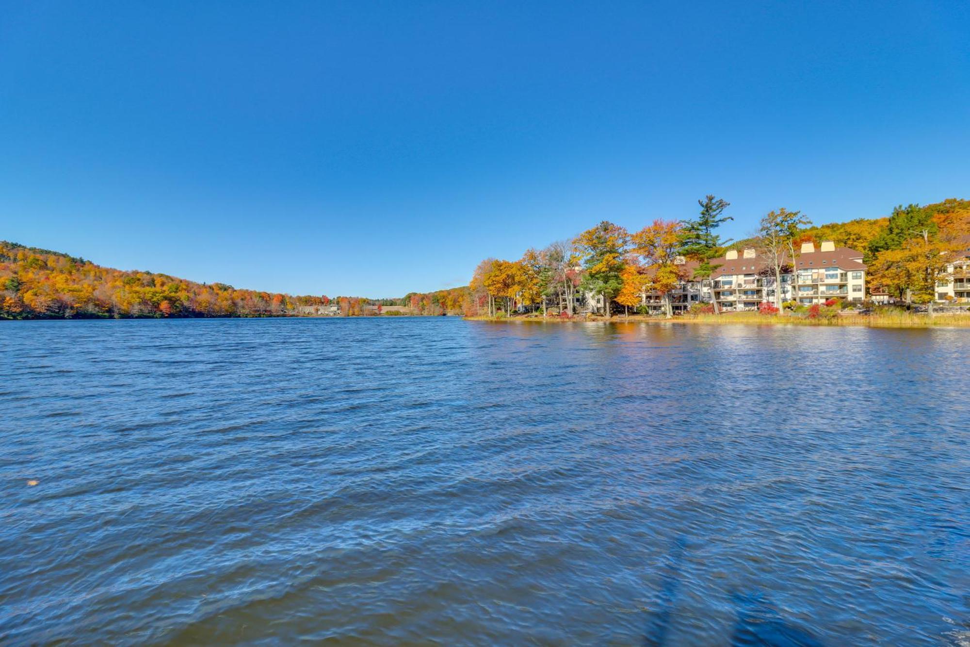 Waterfront Harmony With Slope Views!