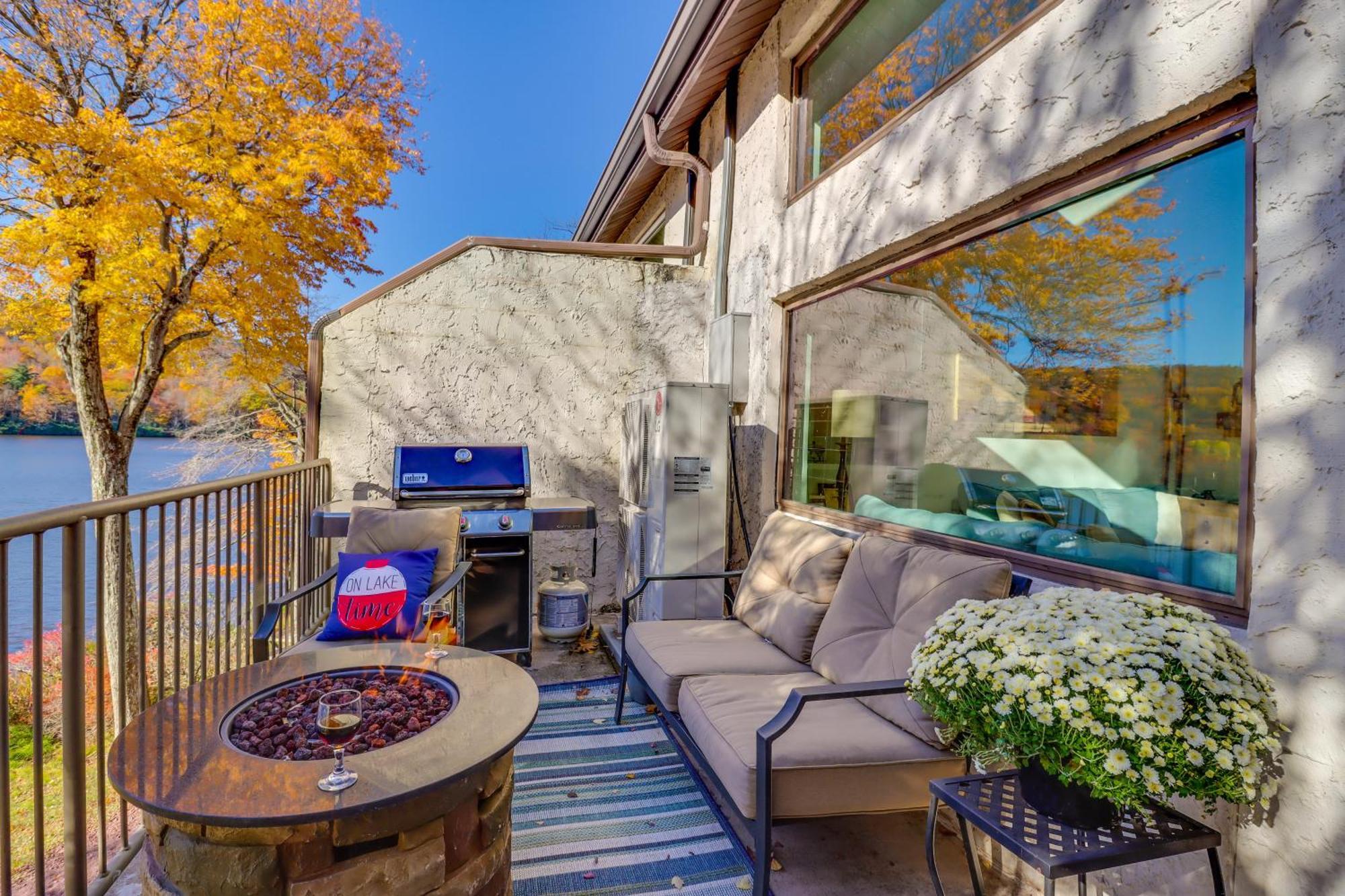 Waterfront Harmony With Slope Views! Apartment *