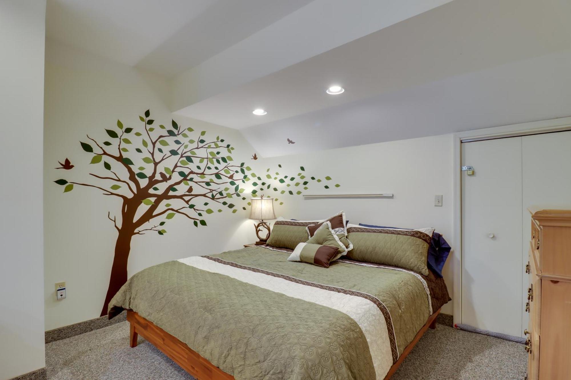 Apartment Waterfront Harmony With Slope Views! *